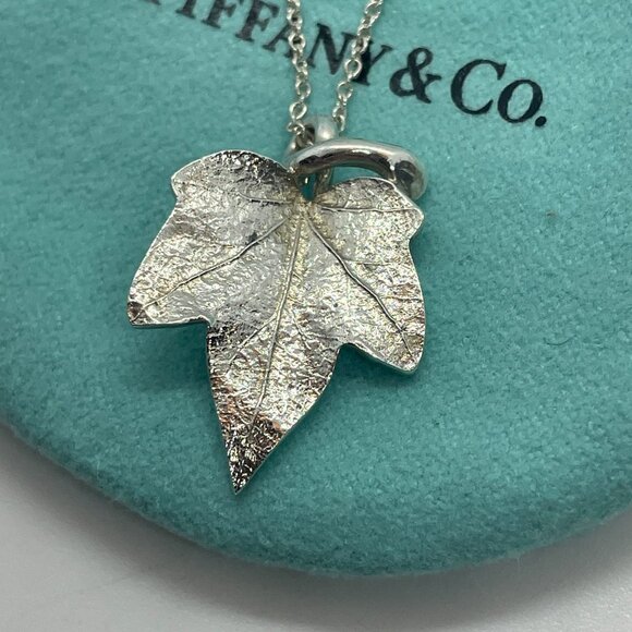 Tiffany & Co. Vintage Ivy Maple Leaf Pendant Necklace Silver 16" w/ Pouch - Picture 3 of 8